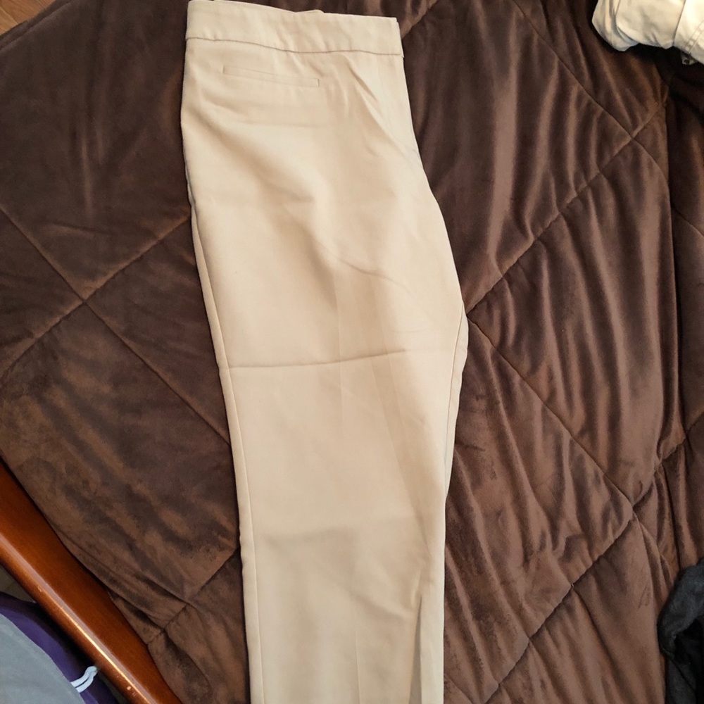 Women’s Apt 9 dress khaki capris size 16